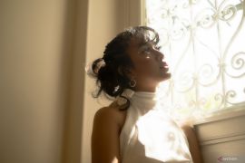 Rahmania Astrini remake "Untitled" Maliq & D'Essentials