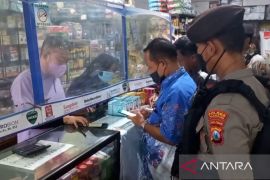 Polres Madiun razia apotek antisipasi peredaran obat mengandung "EG-DEG"