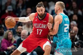 Pebasket Jonas Valanciunas dapat  pujian seusai Pelicans terkam Hornets