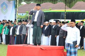 Pakai sarung, Wabup pimpin peringatan Hari Santri di Labura