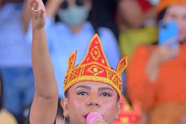 Nowela Idol ramaikan Lomba Dero Kreasi dalam rangka HUT Morut