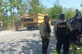 Polda NTT bantah anggotanya terlibat pembongkaran rumah warga di Besipae
