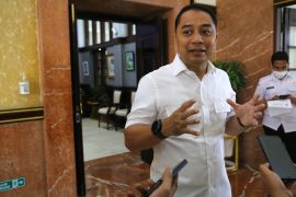 Eri Cahyadi minta orang tua di Surabaya tidak remehkan demam anak