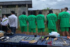 Polrestro Bekasi bekuk komplotan spesialis pencuri motor