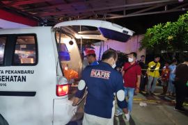 Dikira tidur, pria tanpa identitas ditemukan tak bernyawa di depan ruko