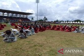 Kongres Masyarakat Adat Nusantara VI dibuka dengan tarian kolosal