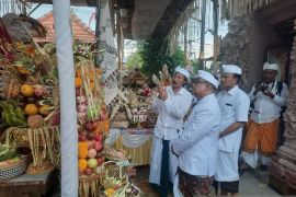 STAHN Mpu Kuturan Singaraja-Bali adakan ritual "Ngenteg Linggih"