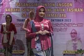 Selamat Hari Kebaya Nasional 2025: Kebaya Sunda, Simbol Anggun Budaya Jawa Barat