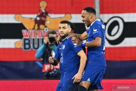 TInggalkan Chelsea, Aubameyang resmi berseragam Olympique Marseille