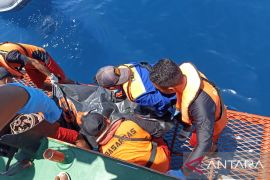 Polisi berhasil identifikasi tiga jenazah korban kapal terbakar