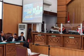 Majelis hakim tolak eksepsi penasihat hukum Putri Chandrawati