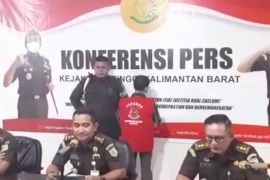 Buronan korupsi pembangunan asrama guru SMPN 2 Sajingan ditangkap