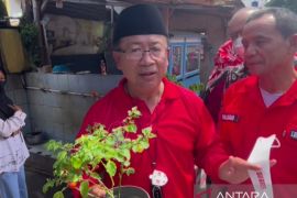 Bupati Cianjur instruksikan kepala kantor manfaatkan lahan lingkungan yang kosong