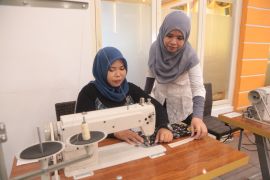 Pemkot Probolinggo latih IKM batik kembangkan ekonomi lokal