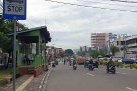 Wawako Palembang ajak masyarakat jaga kebersihan halte bus