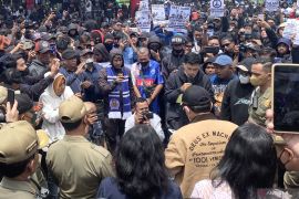 Wali Kota Malang temui ribuan Aremania kawal proses hukum tragedi Kanjuruhan