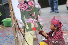 Pentas dalang cilik Kediri