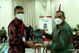 Miliki inovasi perlindungan guru ngaji, Bank Jatim raih "Paritrana Award"