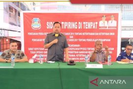 Pemkot bersama PN Manado lakukan tipiring buang sampah sembarangan