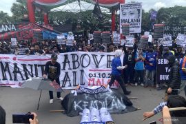 Ribuan Aremania gelar aksi damai menuntut keadilan proses hukum
