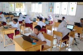 Siswa dan guru di Aceh Jaya ikut ANBK