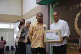 BP Batam raih 4 penghargaan Satkeholder Award KPKNL 2022