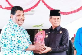 SMKN 4 Pertanian Biak Numfor bagikan 1.500 bibit tanaman cabai