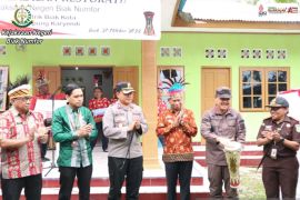 Wakajati Papua Resmikan Rumah Restorative Justice di Kampung Karyendi Biak Numfor