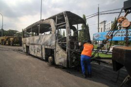 Kebakaran Bus Di Tol Menanggal Surabaya