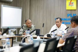 Pj Bupati Tebo datangi PLN perjuangkan dusun yang belum berlistrik