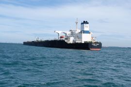 KSOP Karimun survei bawah air untuk evakuasi kapal tankerMT Young Yong di Batam