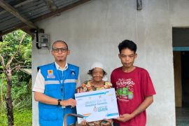 Karyawan PLN donasikan gaji bantu 3.607 keluarga prasejahtera