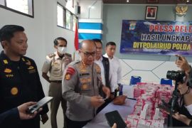 Polda Kaltara dan Bea Cukai menggagalkan 53 koli ikan dan kosmetik