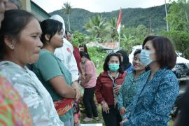 Pemkab Dairi bekali petenun ulos Silahisabungan komunikasi publik