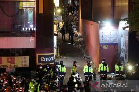 Hoaks! Tragedi Itaewon dipicu pembekuan darah akibat penggunaan AstraZeneca