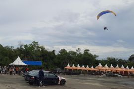 Danlanud Roesmin Nurjadin "ngedrift" di Pesta Rakyat