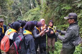 Sakapala SMAN 1  Karangkobar identikasi 21 tanaman obat di Gunung Lawe