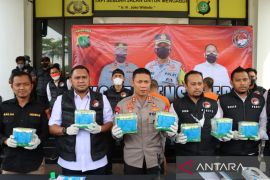 Polres Tangsel tangkap dua kurir narkoba antarpulau