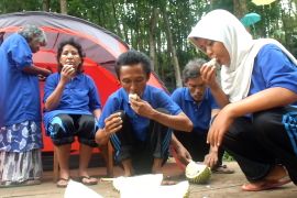 Peringati Hari Kesehatan Mental, Liposos Jember ajak ODGJ berwisata