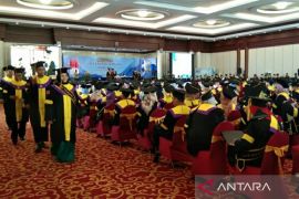 Universitas Terbuka Kendari wisuda 516 alumnus