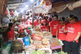HUT Kota ke-529, Bupati Tananan lakukan "blusukan" ke pasar