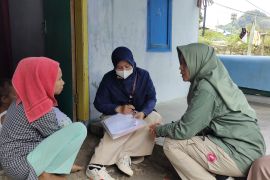 Mencari data anggota parpol di dalam tumpukan jerami