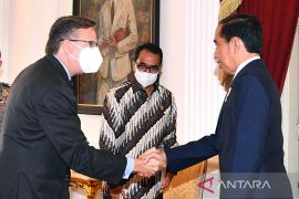 President meets with Boeing International delegation