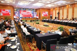 Khofifah instruksikan kepala daerah tingkatkan kewaspadaan dampak cuaca ekstrem
