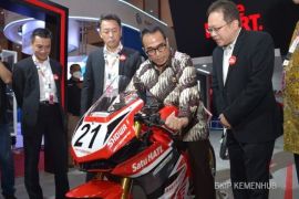 Menhub Budi Karya apresiasi industri besar otomotif produksi kendaraan listrik