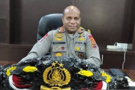 Ketua KPK Firli dampingi tim saat periksa Gubernur Papua