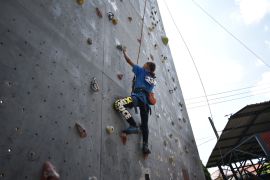 Sebanyak 370 atlet panjat tebing se-Indonesia bertanding di Surabaya
