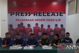 Tiga staf Bawaslu jadi tersangka korupsi dana hibah