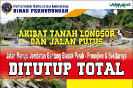 Akses jalan Lumajang-Malang lewat Piket Nol terputus akibat longsor