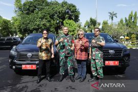 Pemkab Badung serahkan kendaraan operasional TNI/Polri untuk pengamanan KTT G20